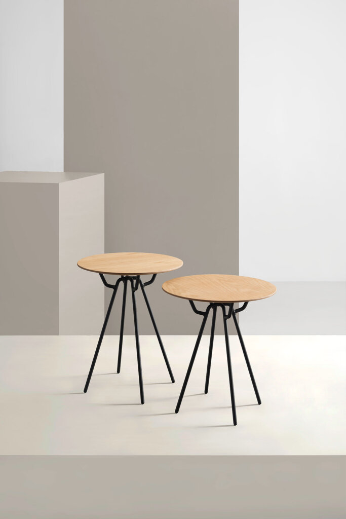 Mesa Lateral Vírgula Madeira