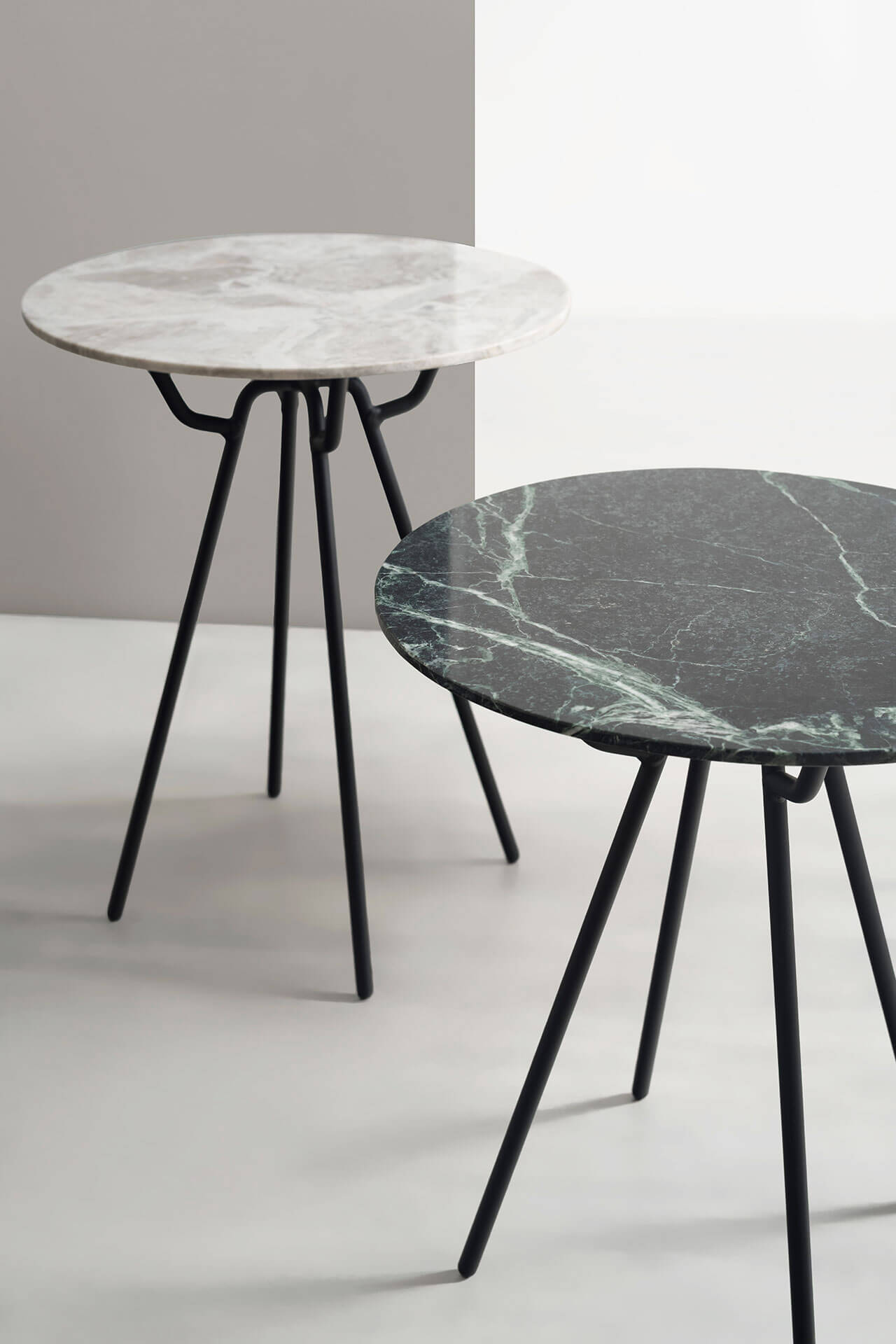 Mesa Lateral Vírgula Mármore